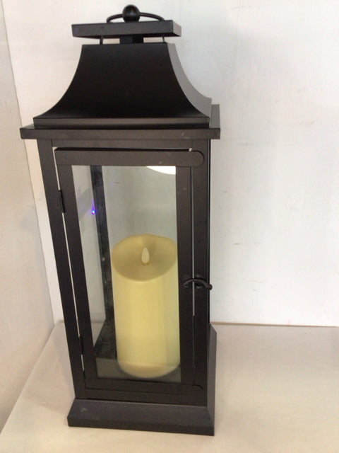 Battery Black Metal/Glass Lantern