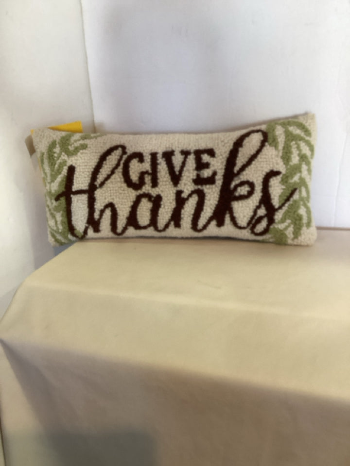Pillow Brown/White Textured Hook Holiday Item