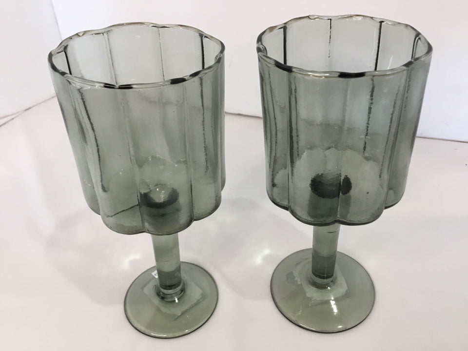 Set of 2 Green Glass Stemmed Glasses