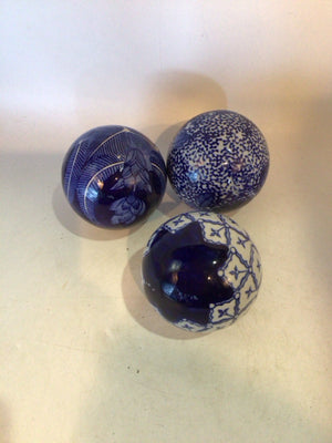 Set of 3 Blue/White Ceramic Ball