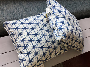 Hampton Bay Outdoor/Outside White/Blue Pair Pillow Set