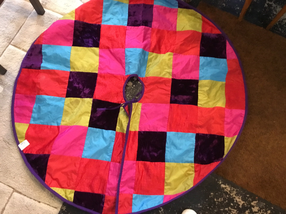 PIER 1 Tree Skirt Multi-Color Polyester Patchwork Holiday Item