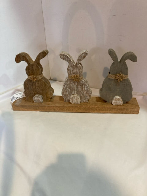 Brown/White Wood Bunnies Statue