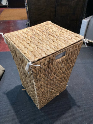 Natural Seagrass Lidded Hamper