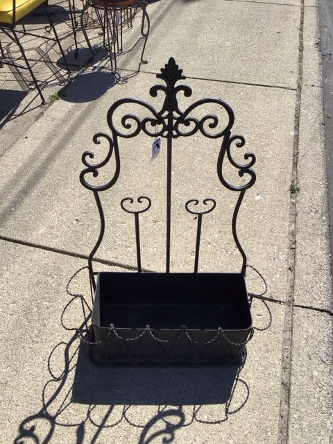 Hanging Black Metal Garden Access.
