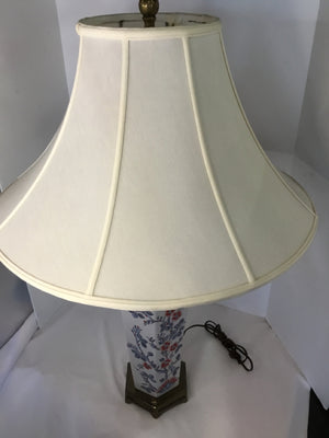 Traditional White/Blue China Lamp