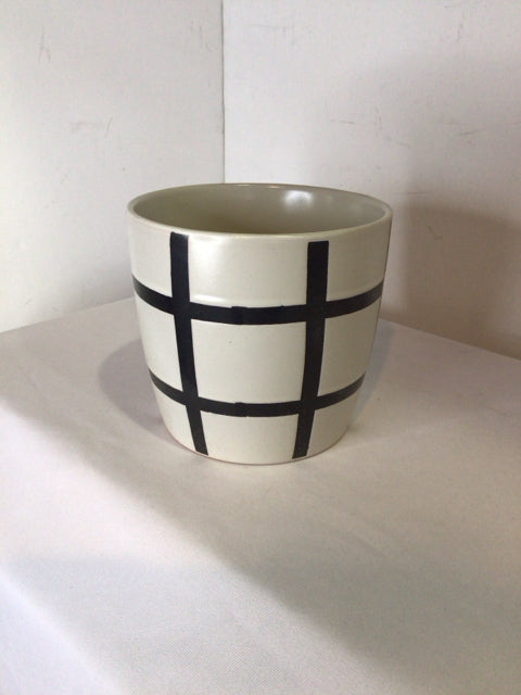 Black/White Ceramic Planter