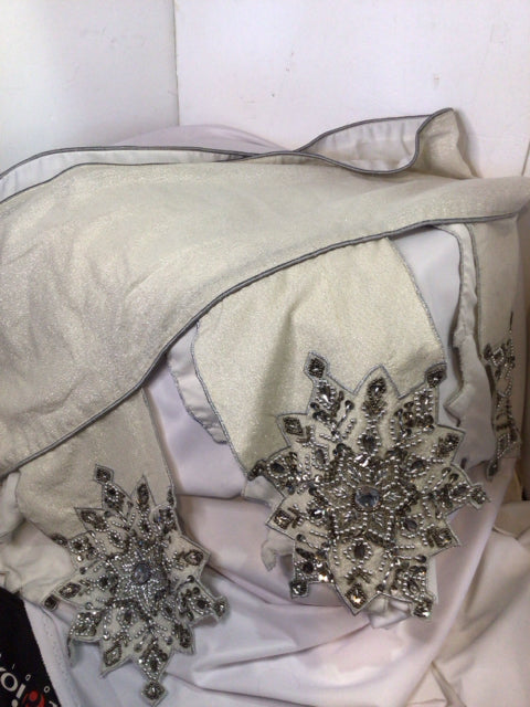 Runner Ivory Metallic Rhinestone Holiday Item