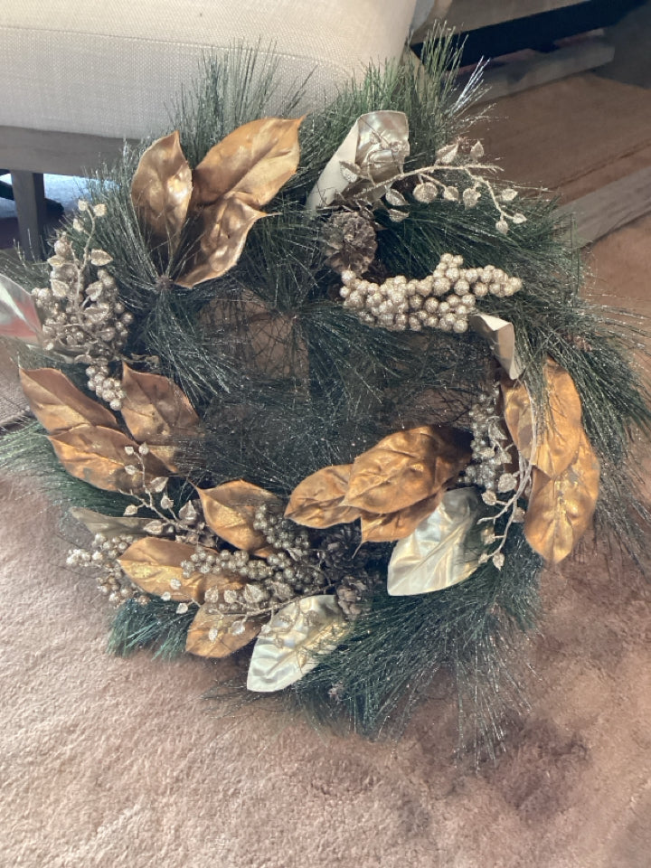 Wreath Gold/Silver Leaves Holiday Item