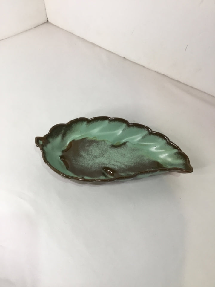 FRANKOMA Green Pottery Leaf Plate