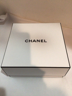 Chanel Paper w/bag White/Black Box