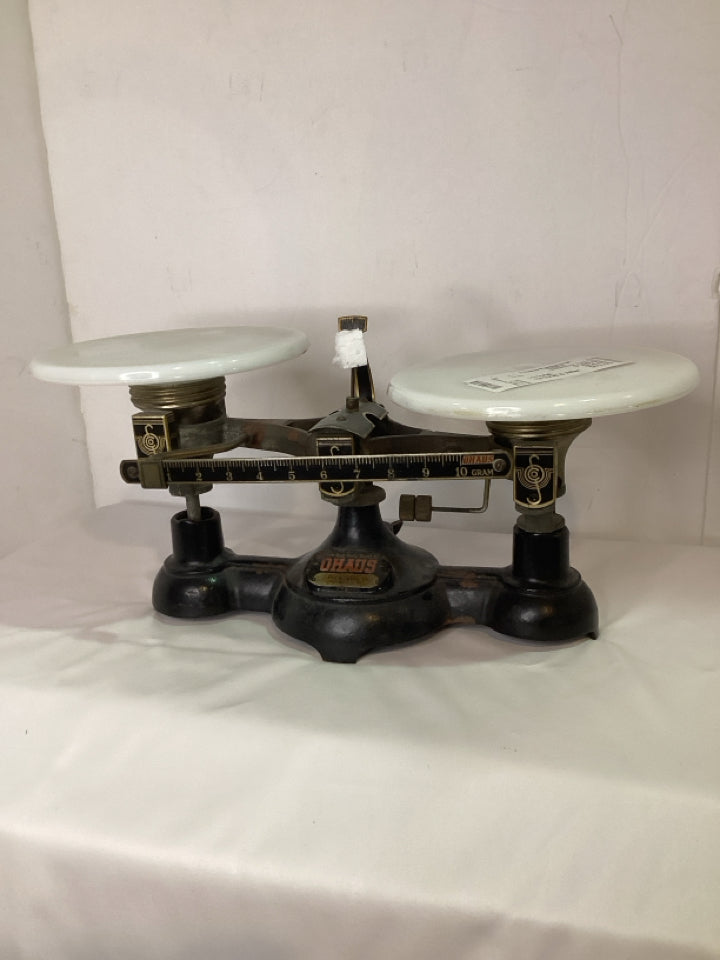 White/Black Cast Iron Scale