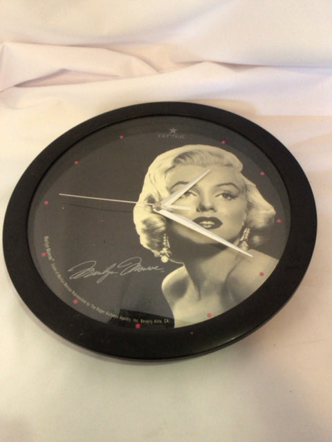 Black/White Marilyn Monroe Clock