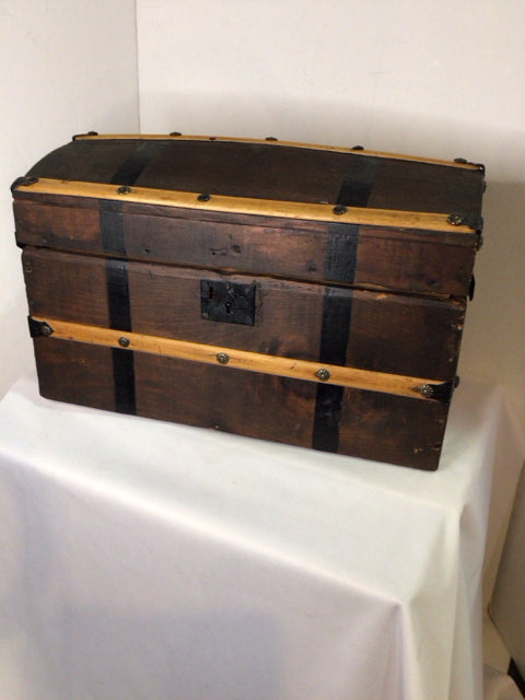 Vintage Wood Brown Trunk