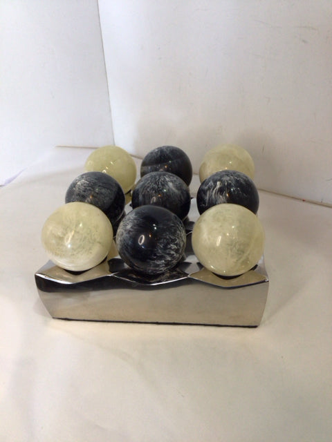 Modern Black/White Glass Tic Tac Toe Game