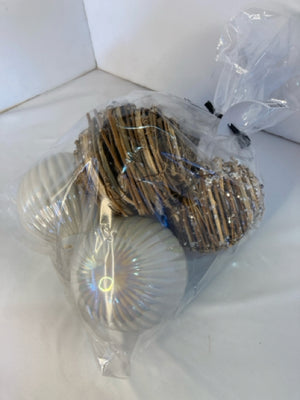 Decorative Brown/White Ceramic Grapevine 5 Piece Set Ball