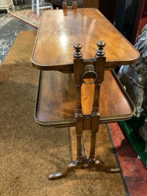 Old Colony Furniture Co. Tiered Maple End/Side Brown Table