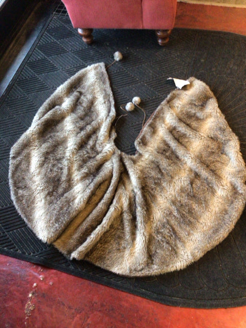 Tree Skirt Brown Faux Fur Polyester Holiday Item