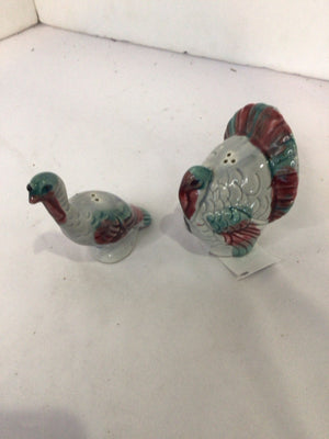 Vintage Fall Blue/Red Ceramic Salt & Pepper shakers Turkey Holiday Item