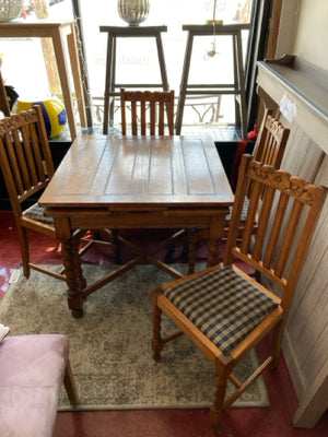 Vintage Oak 4 Chairs 2 Leaves Table & Chairs