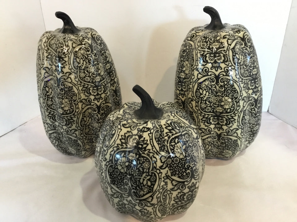 Fall Black/White Resin Pumpkin Set of 3 Holiday Item