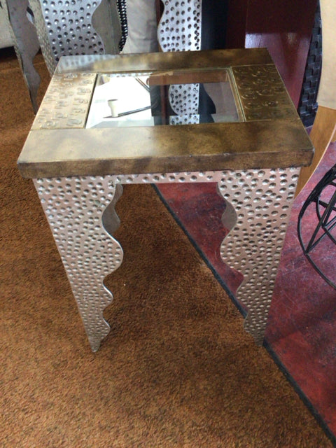 MEtal Modern End TAble