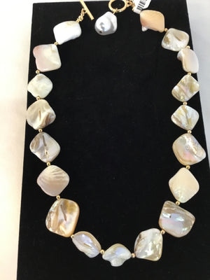 Shell Cream Necklace