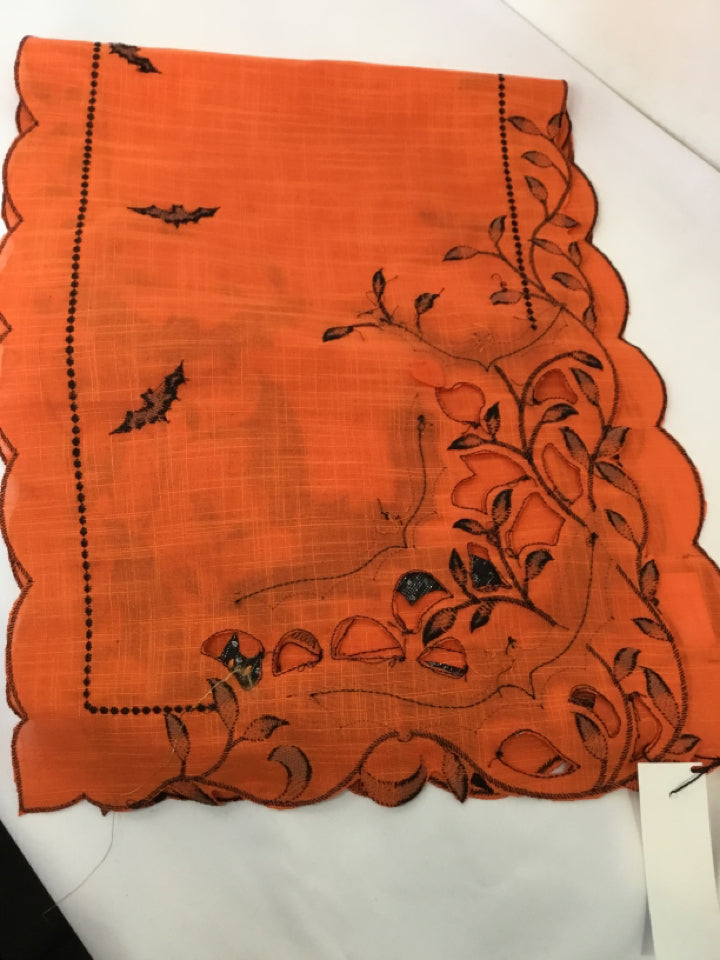 Secret Celebrity Halloween Orange/Black Polyester Table runner Holiday Item
