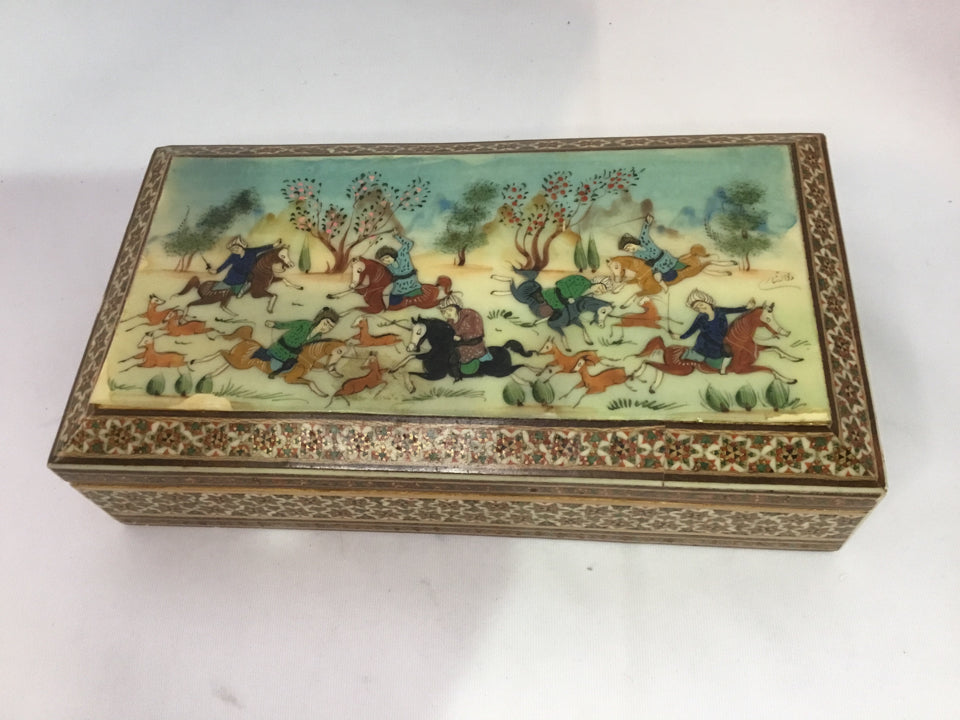 Asian Wood People Cream/Multi Box