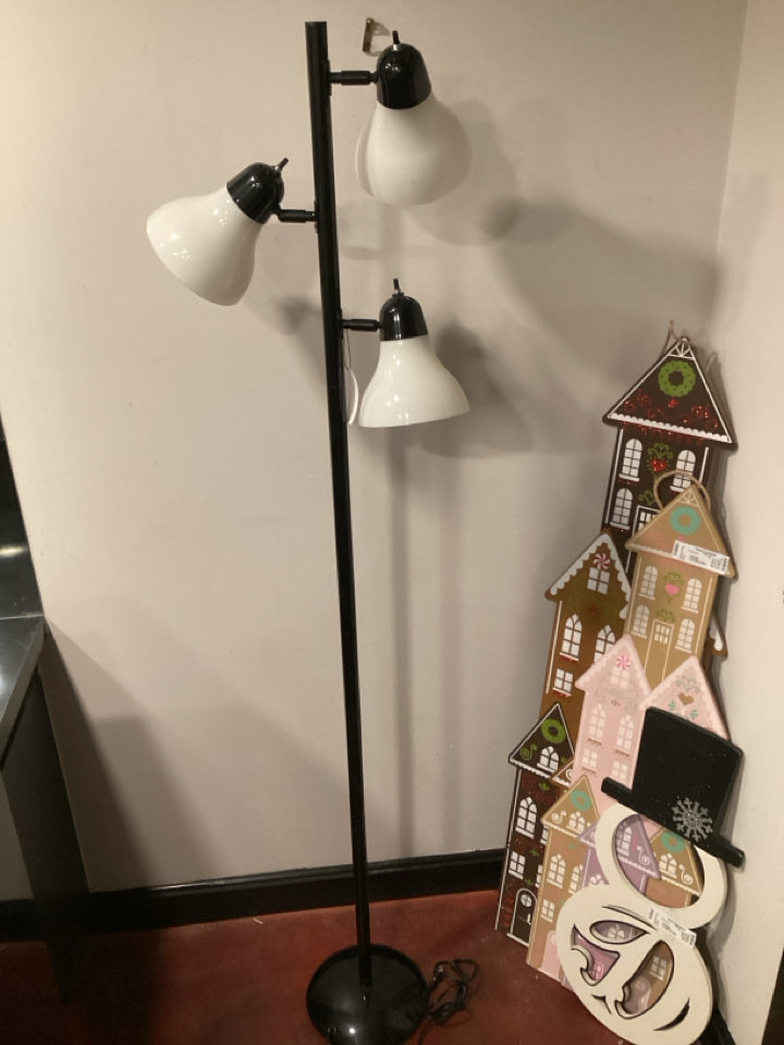 Floor Black/White Metal 3 Arm Lamp