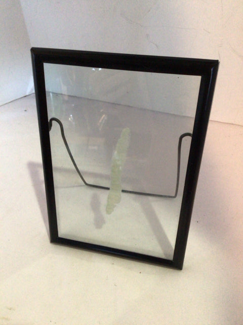 Black Glass/Metal Floating 5 x 7 Frame