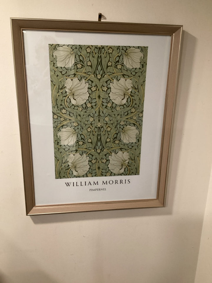 William Morris Green/White Floral Framed Art