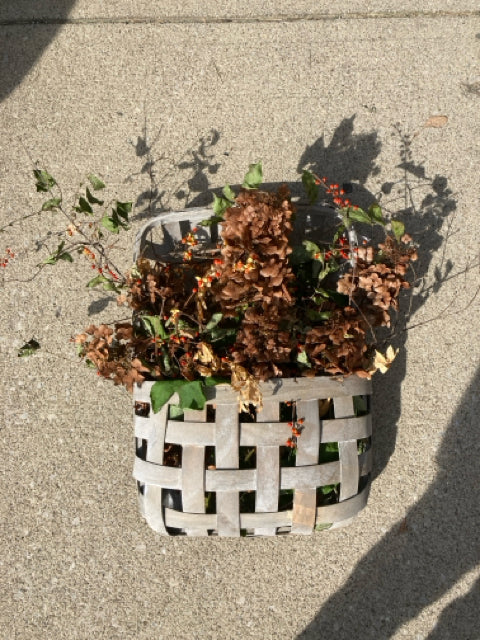 Basket Flowers Faux Wall Decoration