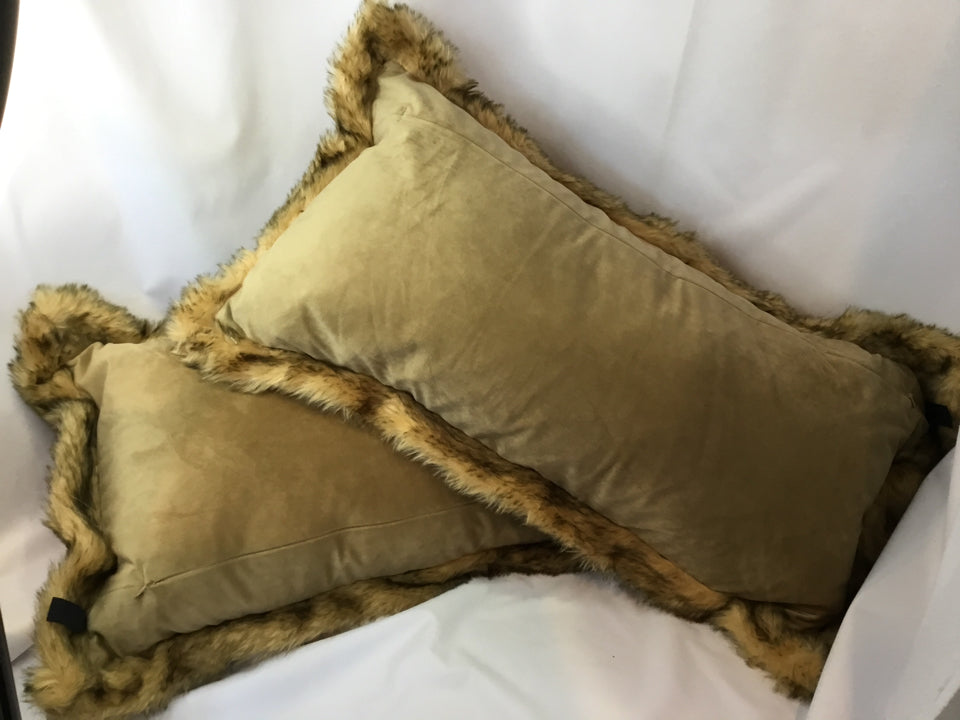 Down Tan/Gray Velvet Faux Fur Pair Pillow Set