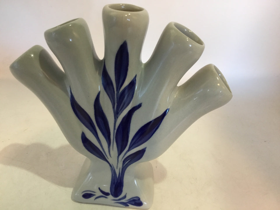 Williamsburg Gray/Blue Pottery 5 Finger Vase