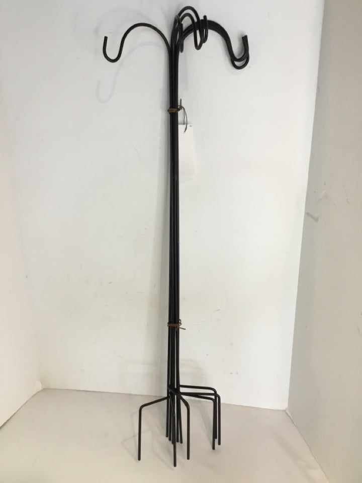 Set of 7 Black Metal Outdoor/Outside Hook Garden Access.