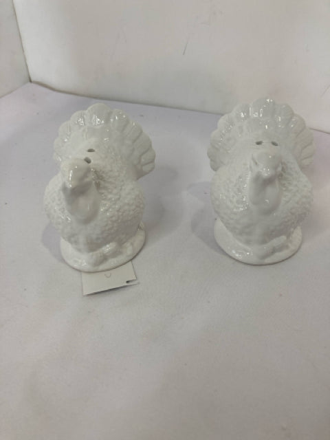 Christmas White Ceramic Turkey Salt & Pepper