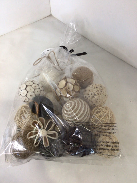 Cream Mixed In Bag Ball