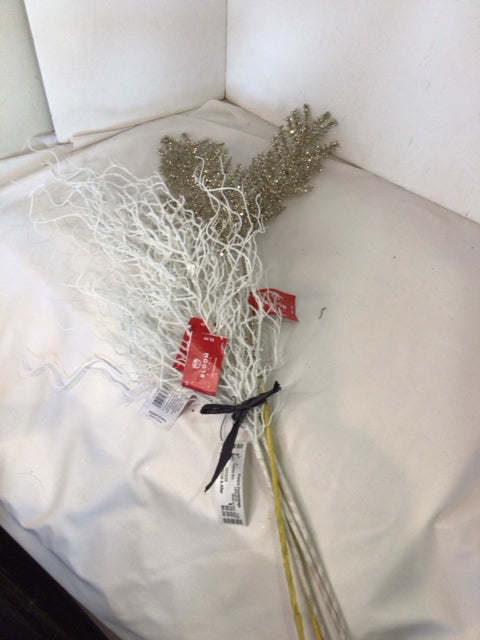 White & Gold Holiday Item