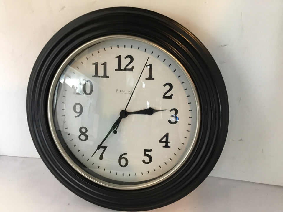 Wall Black Plastic Battery Operated Clock