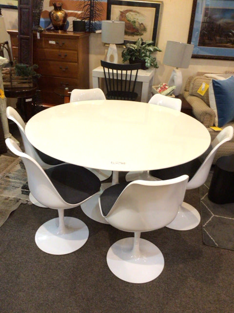 Mid-Century Laminate Tulip W/Chair White Table & Chairs