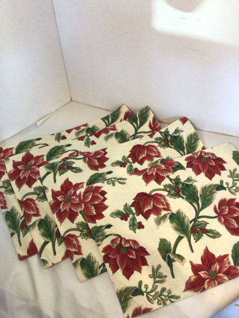 Placemats White/Red w/Napkins Poinsettia Holiday Item