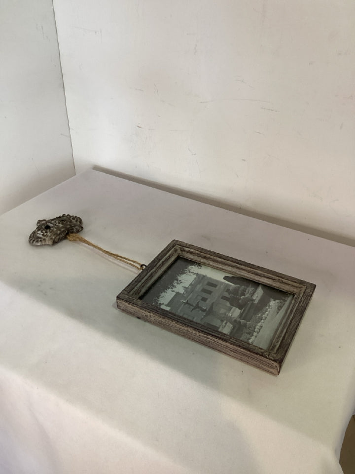 Rustic Greige Wood/Metal Crown 5 x 7 Frame