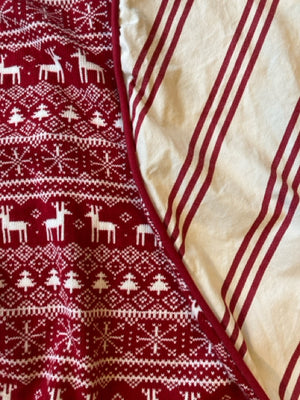 Wondershop Red/white Knit Reindeer Holiday Item