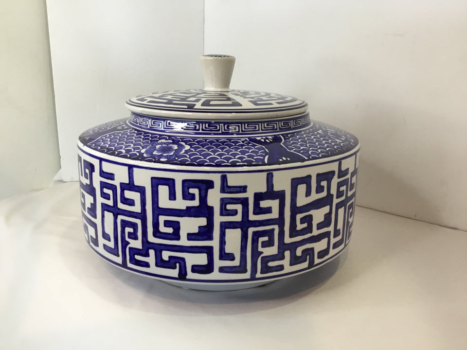 Oriental White/Blue Ceramic Lidded Jar