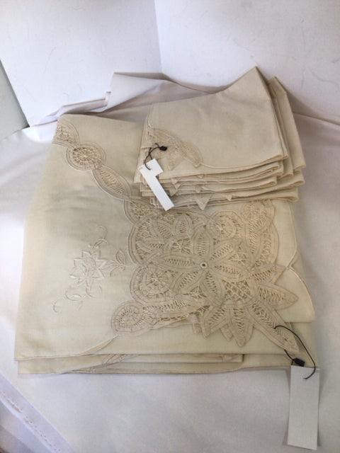 Vintage Cream Linen Embroidered W/Napkins Tablecloth