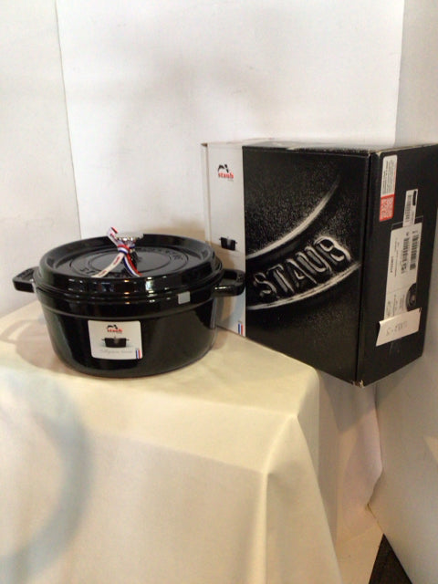 Staub Black Cast Iron w/Lid w/Box Dutch Oven