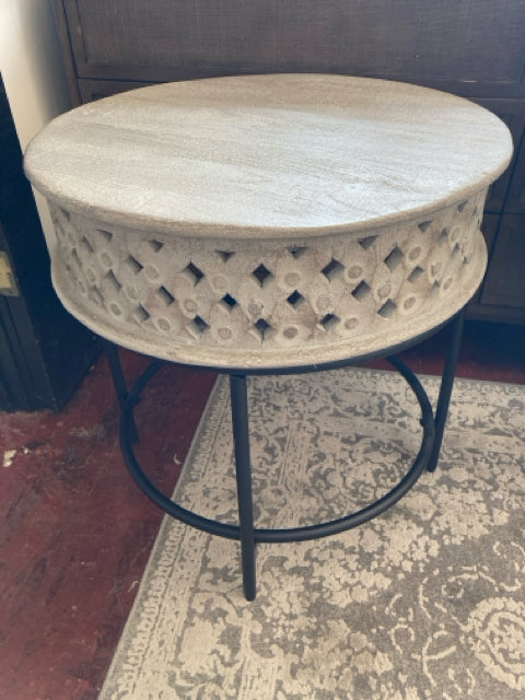 Wood Round End/Side Greige Table