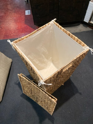 Natural Seagrass Lidded Hamper
