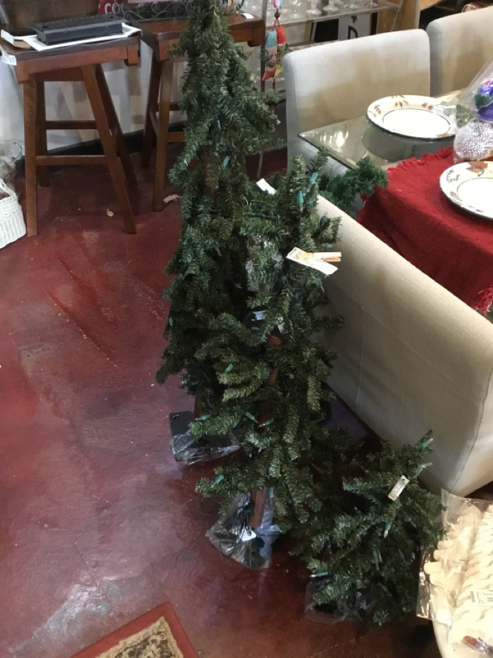 Jo-Ann Fabrics Set of 3 Green Christmas Tree Holiday Item